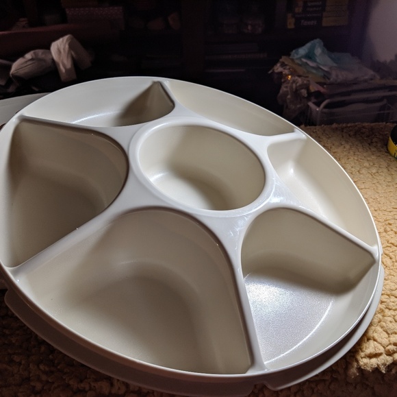 Tupperware 7 compartment serving container - Picture 5 of 6